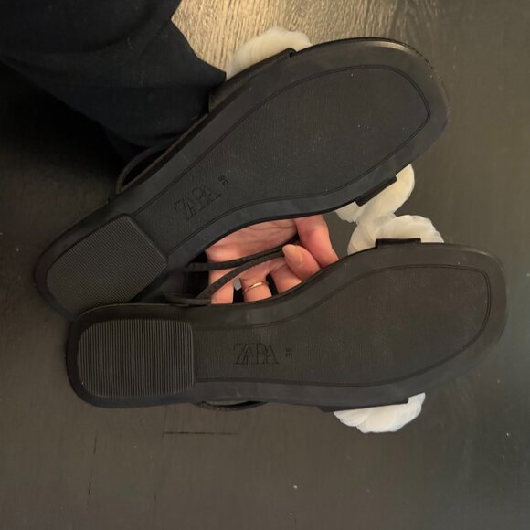 Zara Black and White Floral Sandals - Picture 4 of 4